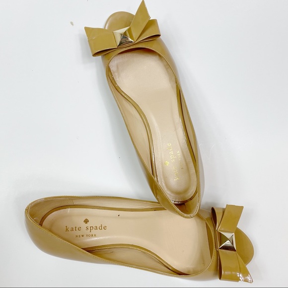 kate spade Shoes - Kate Spade Classic Stud Bow Nude Kitten Wedge Sz 7